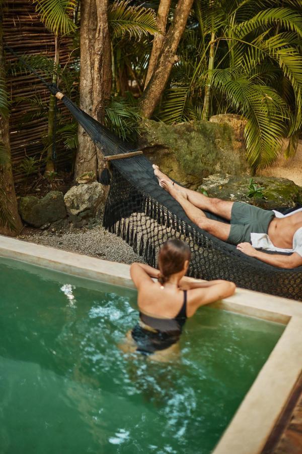 Double Private Pool,1363564958:JPEG